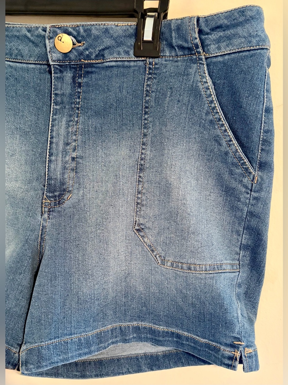 NWOT d. jeans Blue Women's Denim Shorts Mid Rise Stretchy w/ Pockets Sz 14 - Picture 4 of 11